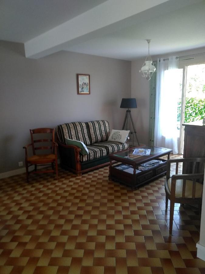 Grande Maison De Plain Pied Avec Jardin Arbore. Champignelles Екстер'єр фото