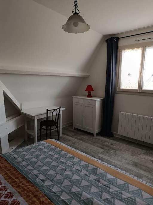 Grande Maison De Plain Pied Avec Jardin Arbore. Champignelles Екстер'єр фото